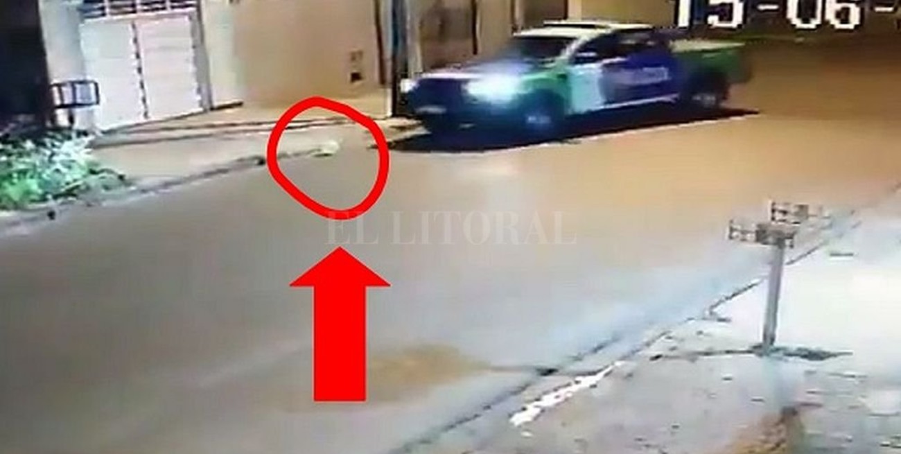 Suspendieron a los policías del video viral "del globo"