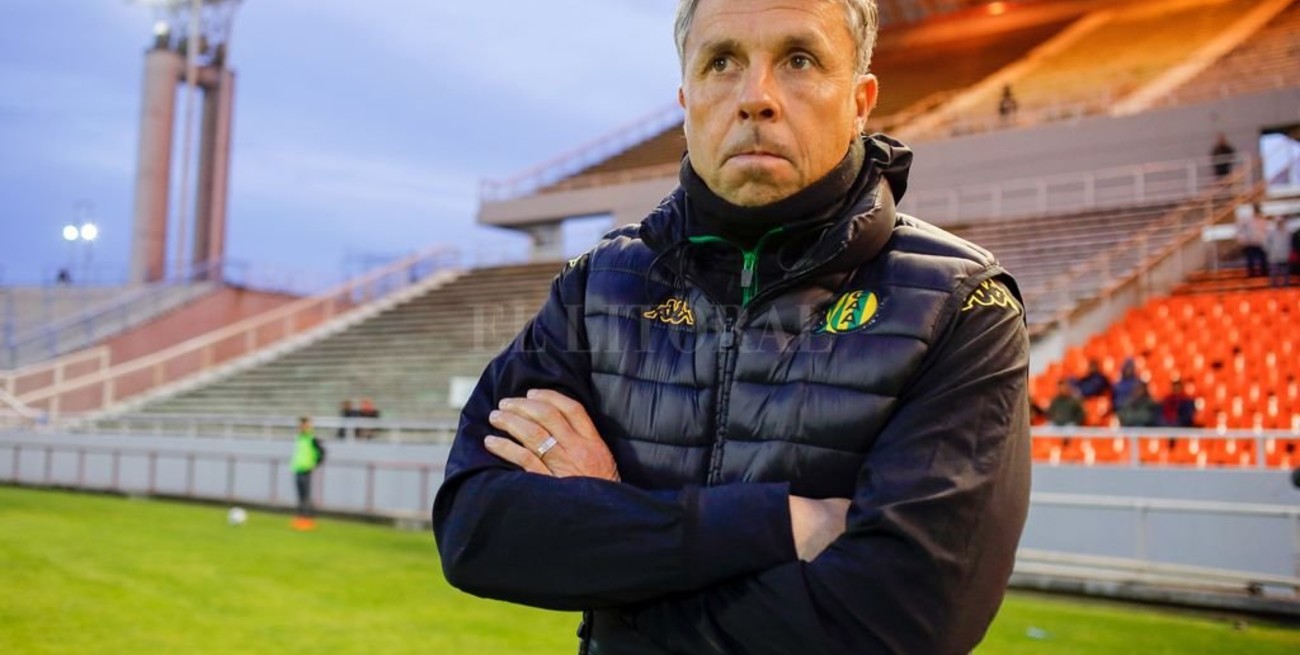 Gustavo Álvarez renunció a la dirección técnica de Aldosivi