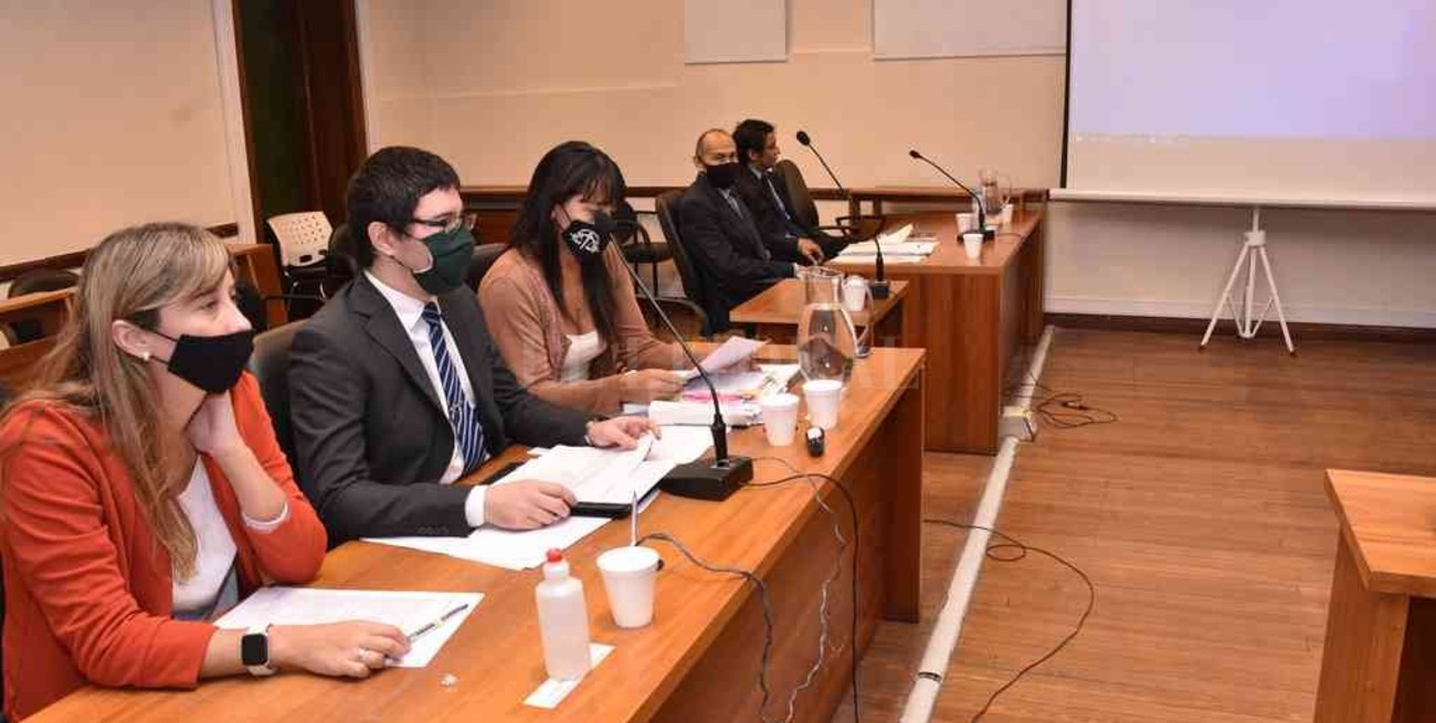 Juzgan por abuso al abuelo que les leía el Kamasutra a sus nietas