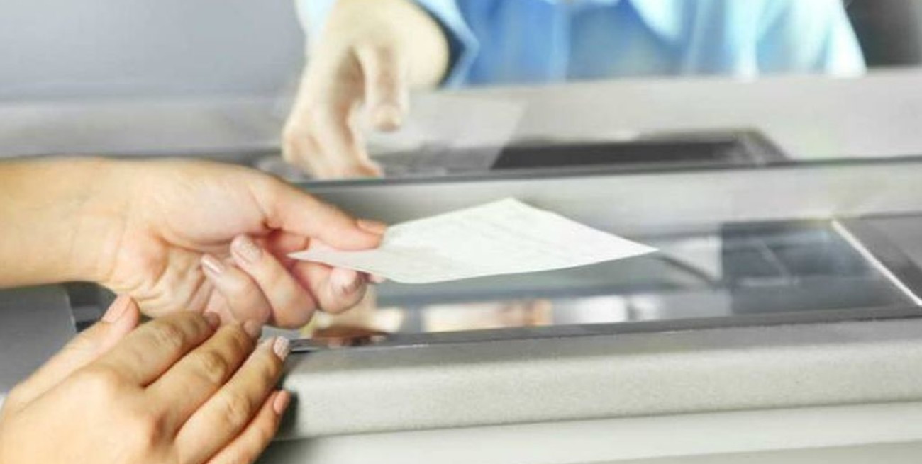 Los empleados bancarios argentinos tendrán un aumento del 60%