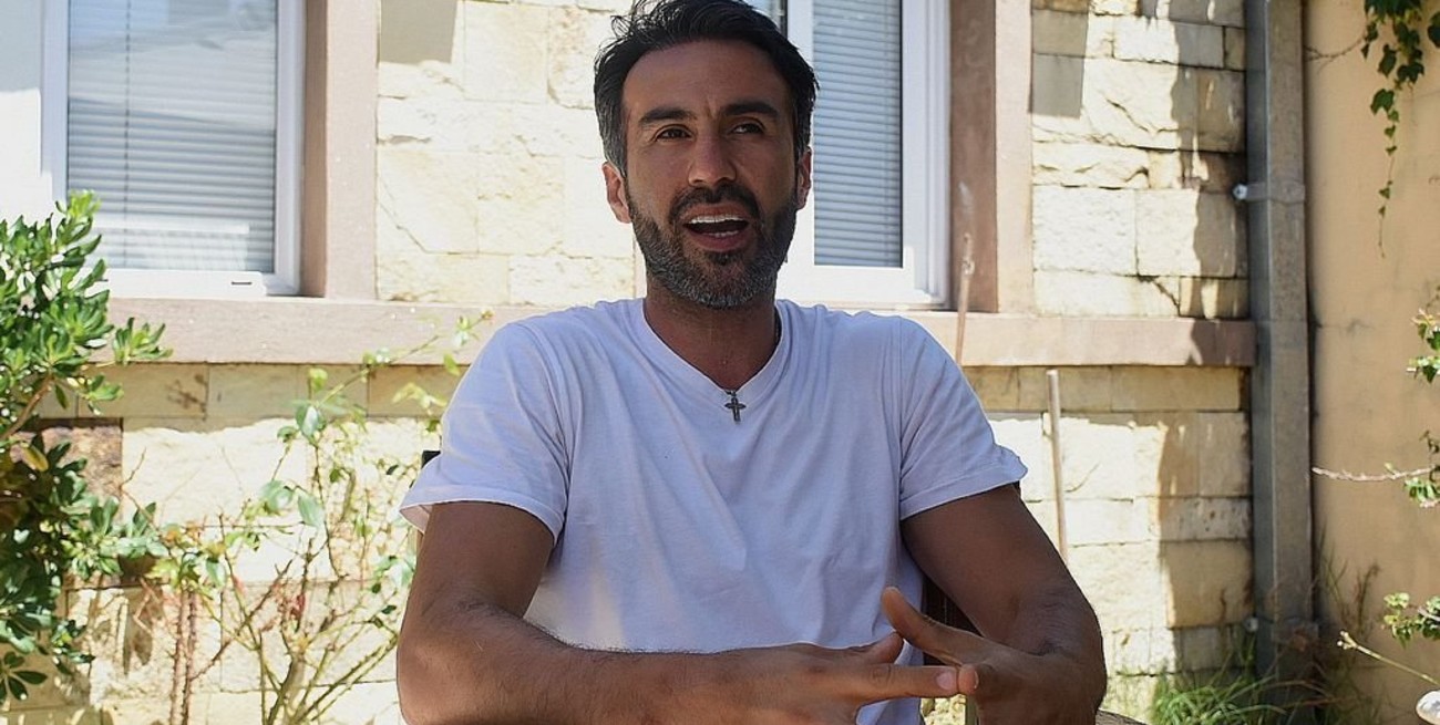 Tras los allanamientos, el médico de Maradona se presenta ante la justicia