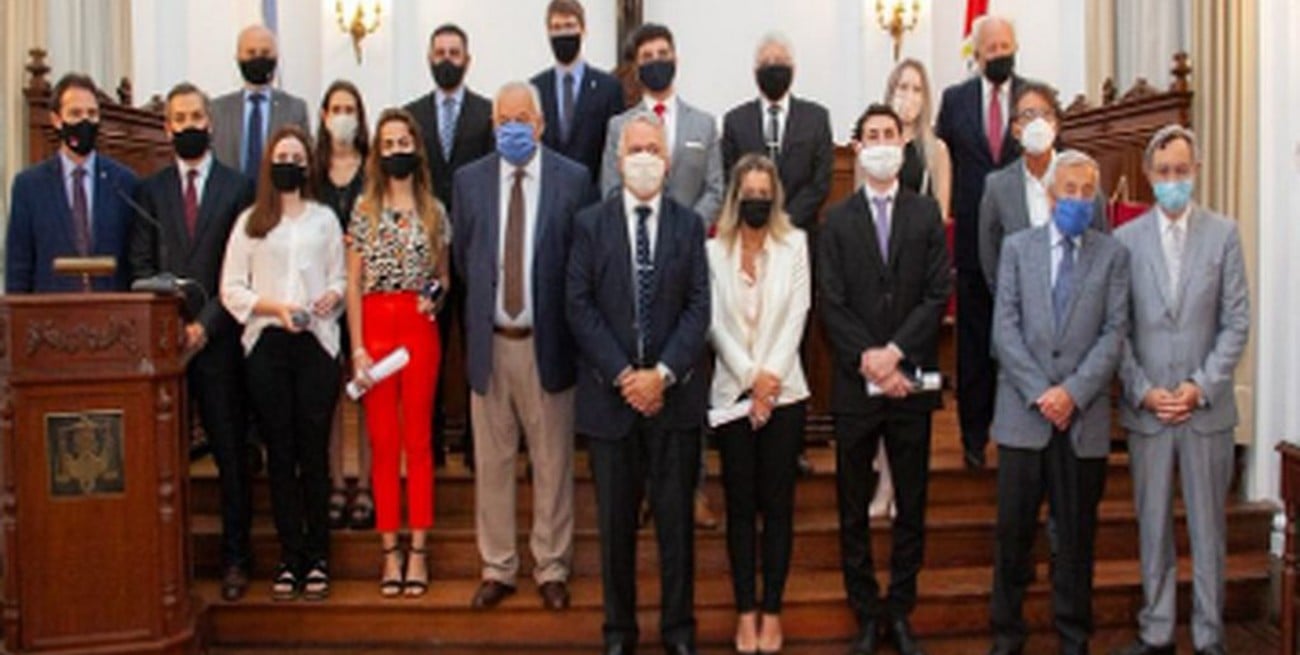 Distinguieron a los mejores promedios de Abogacía