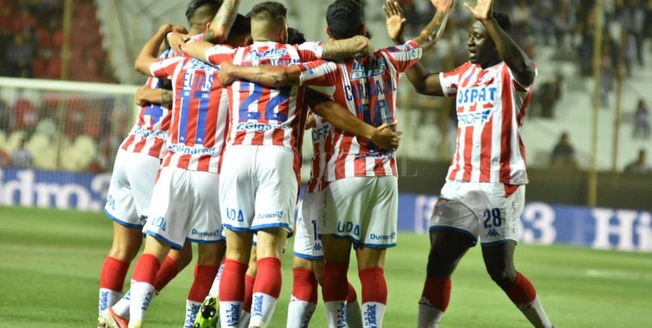 Unión volvió al triunfo ante Huracán 