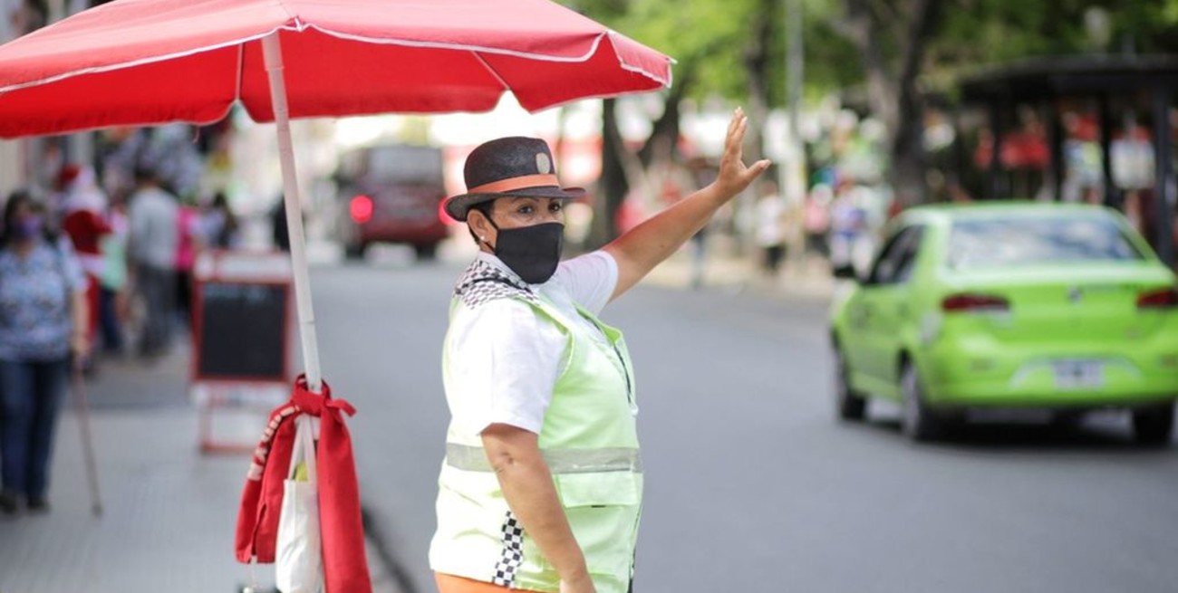 Las "Naranjitas" cumplen 50 años en las calles al servicio de la comunidad