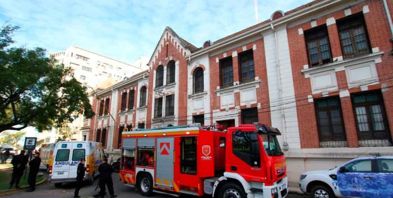 Fuego y tensión en la cárcel de mujeres de Santa Fe