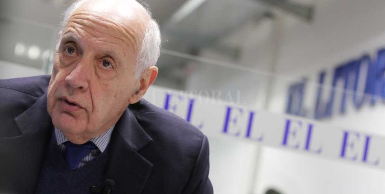 Lavagna celebró las medidas para contener el dólar