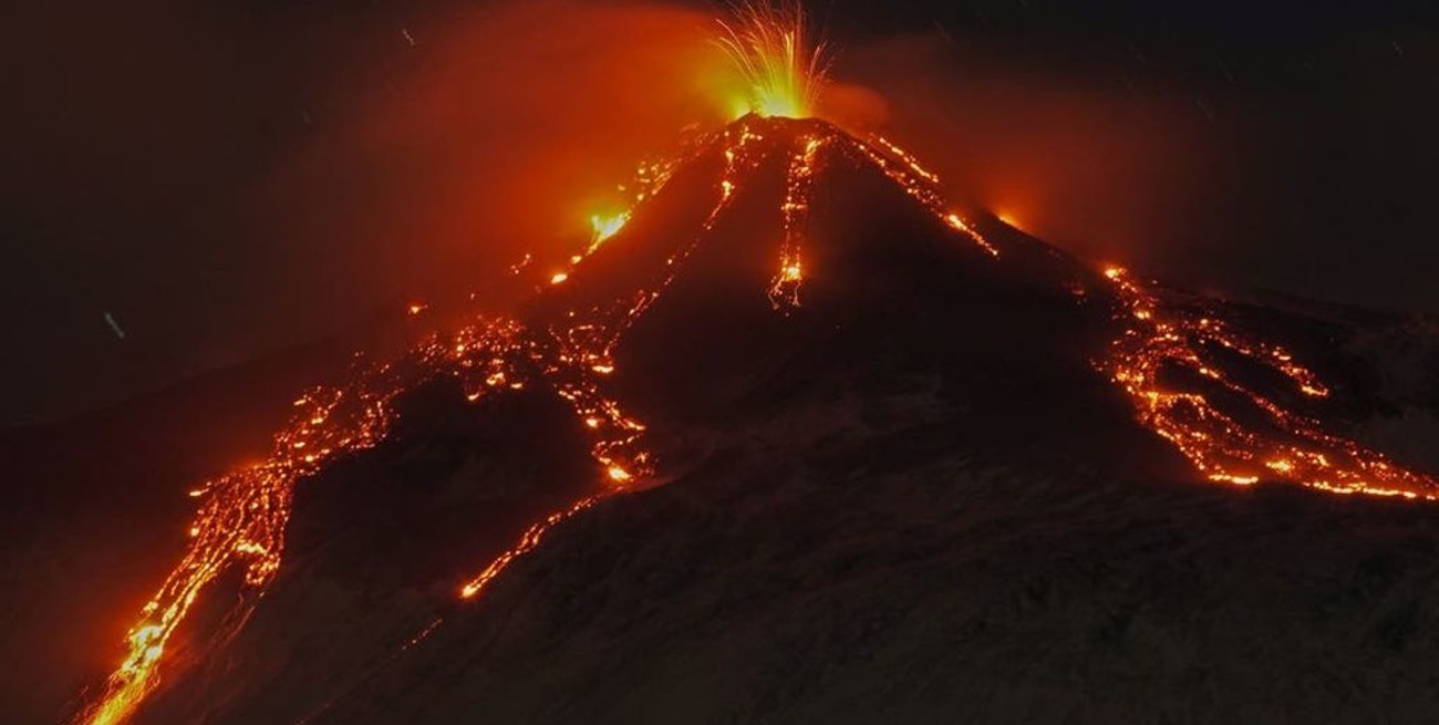 Italia: el volcán Etna entró en erupción