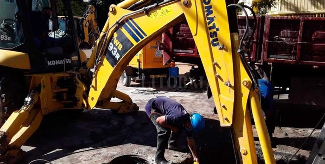 Intensos trabajos para reponer el servicio de agua en el norte de la ciudad