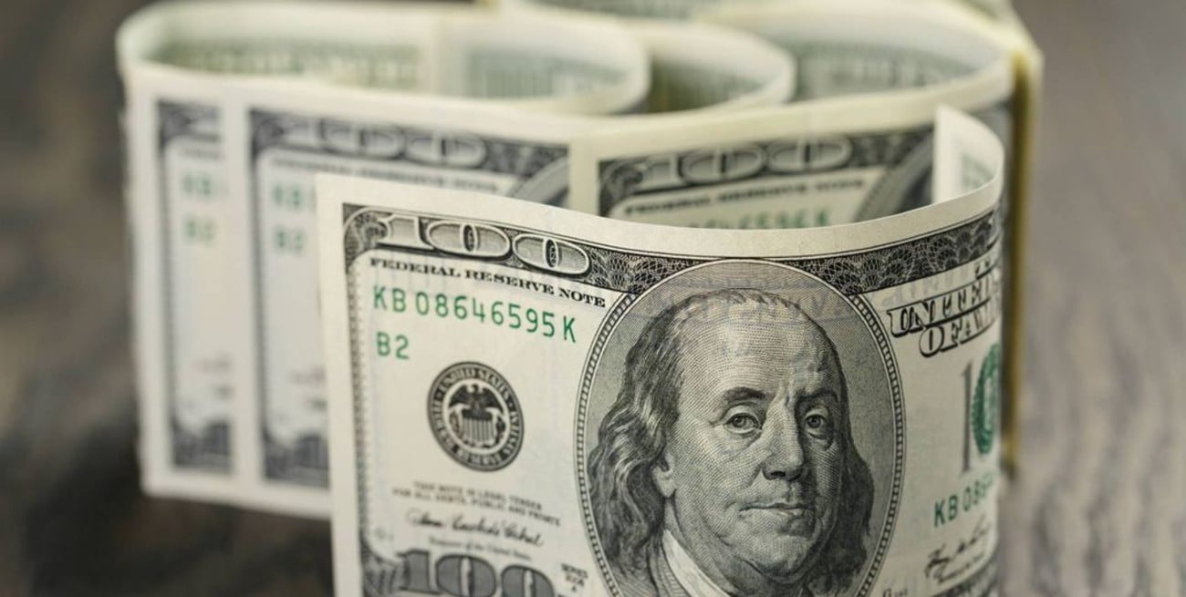 El dólar "blue" subió un peso y se vende a $ 154