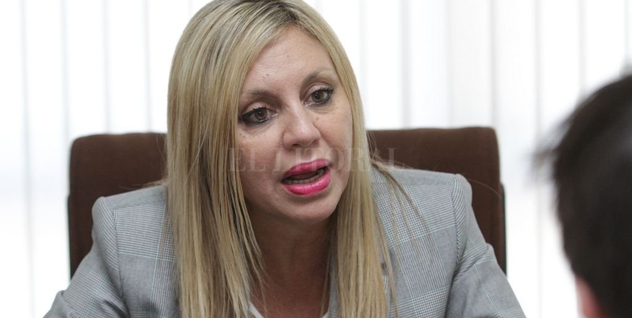 Papelón de Lousteau y reprimenda santafesina