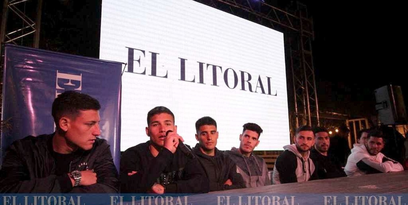 Jugadores de Unión y Colón juntos "Por un clásico en paz"