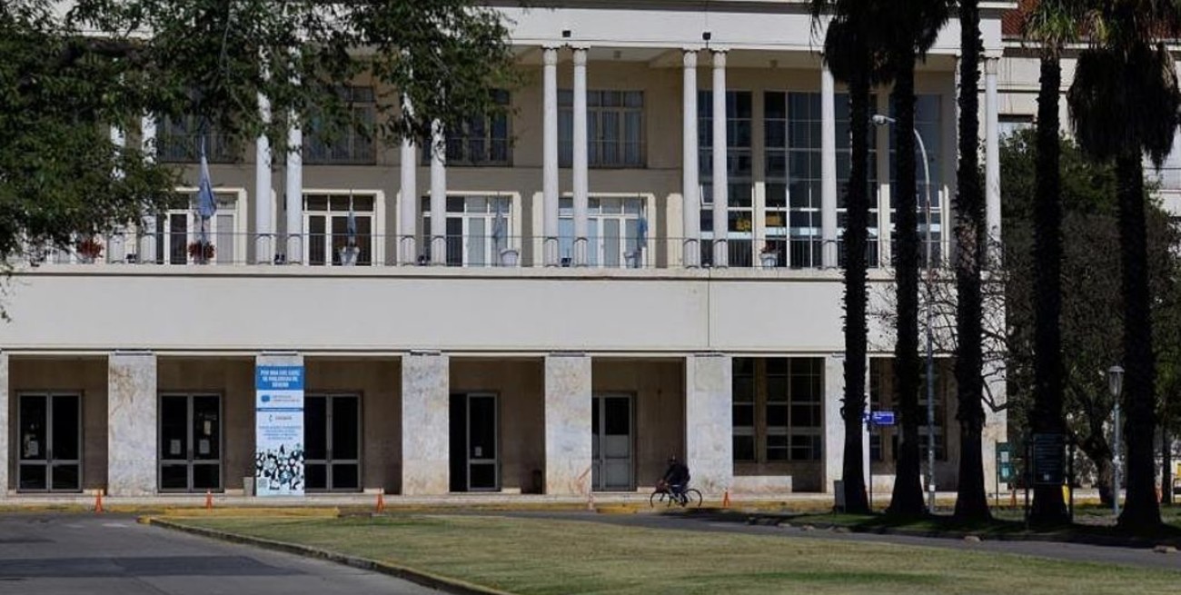Universidad Nacional de Córdoba prevé una "logística diferente a la de las escuelas" para las clases