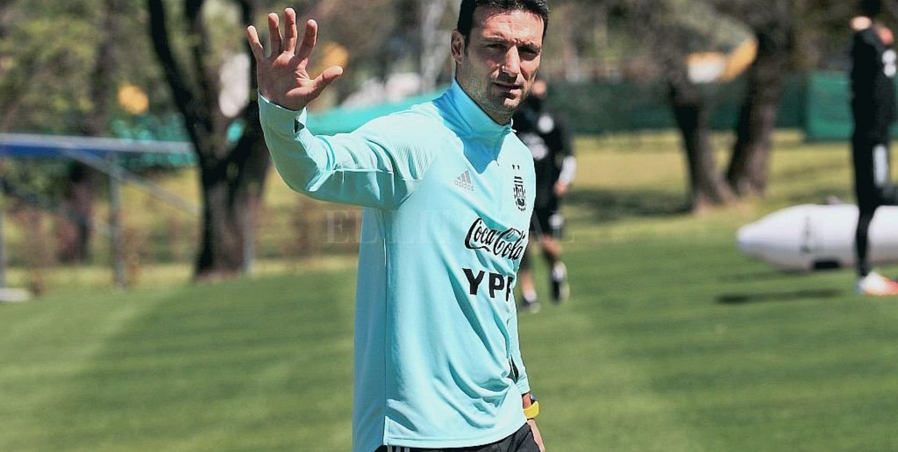 Scaloni: "Va a ser una doble fecha difícil, como lo son todas"