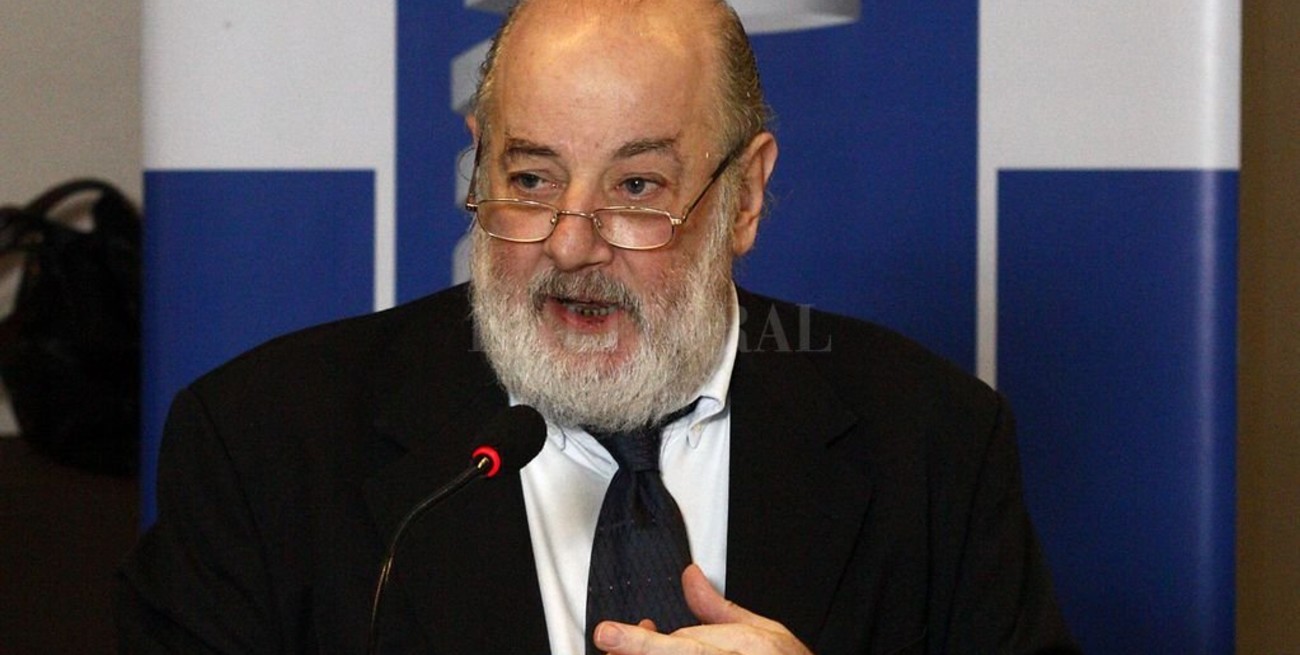 El fiscal Stornelli entregó los seis cuadernos que aparecieron al juez Bonadio