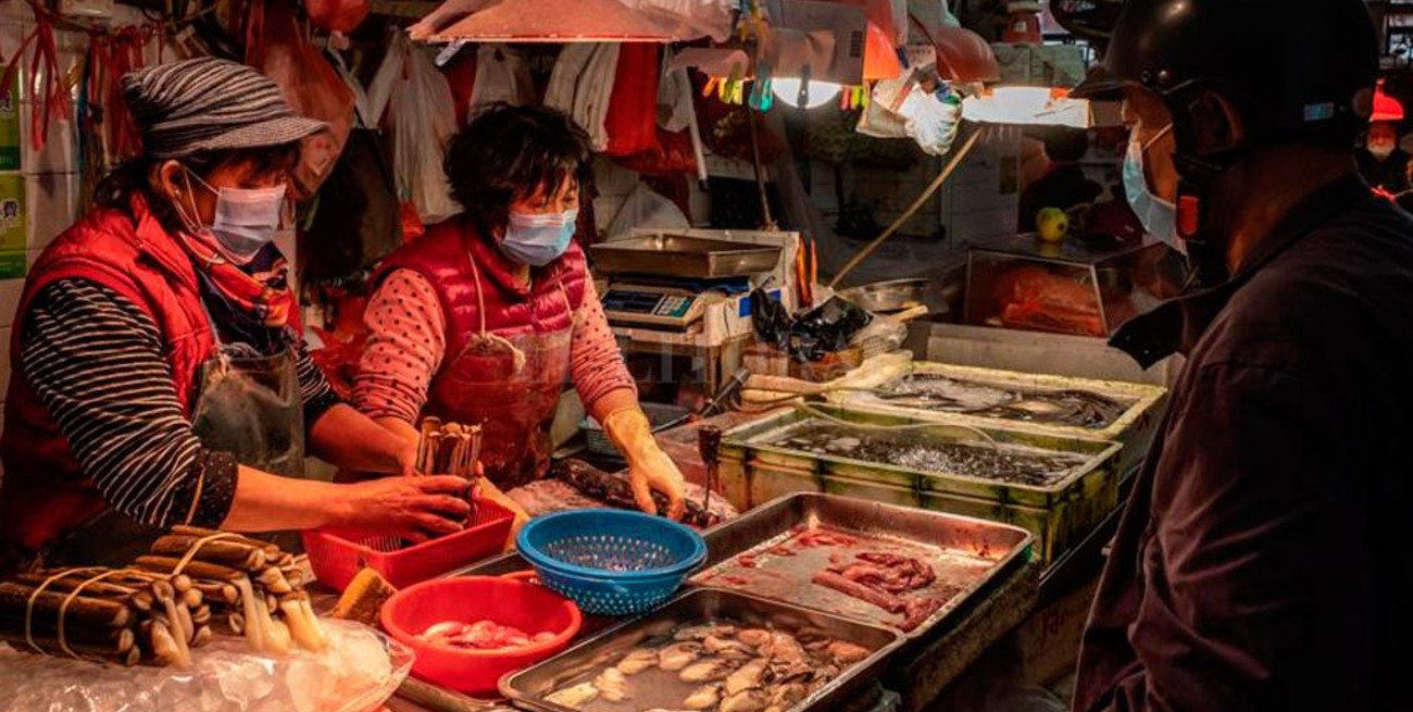 China cerrará los mercados con aves vivas
