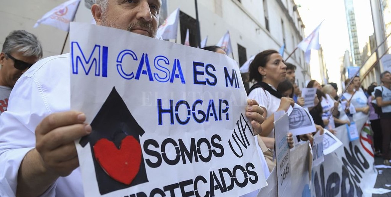 Tomadores de créditos hipotecarios UVA piden una reestructuración de los préstamos