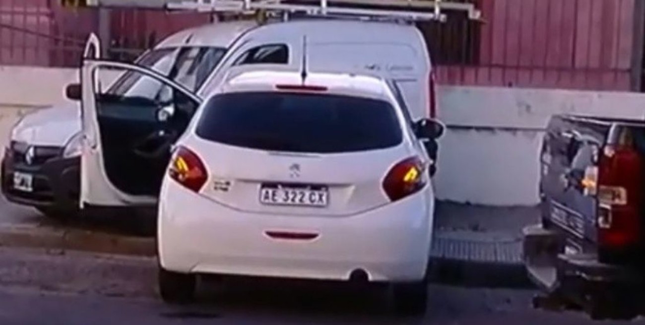 Ladrones quedaron detenidos tras chocar contra un utilitario mientras escapaban