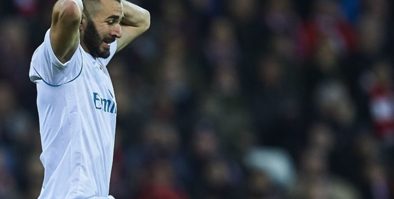 El francés Karim Benzema será juzgado por complicidad en intento de chantaje