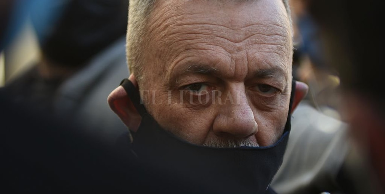 El jefe de Policía de Santa Fe pidió licencia para defenderse de graves acusaciones