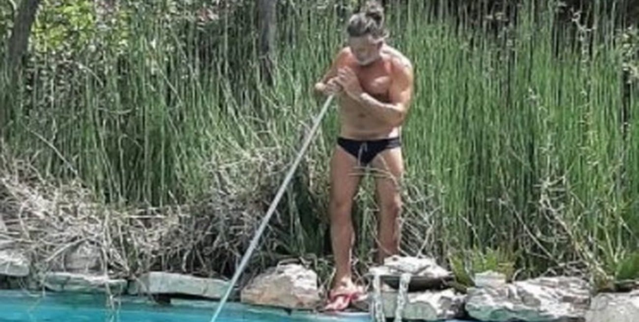 Osvaldo Laport tenía calor y "peló la sunga"