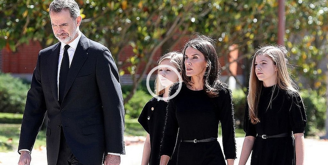 España: la familia real hizo un minuto de silencio por las víctimas de la pandemia