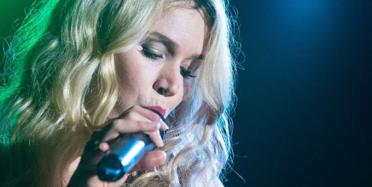 Joss Stone lanzó "Walk With Me"