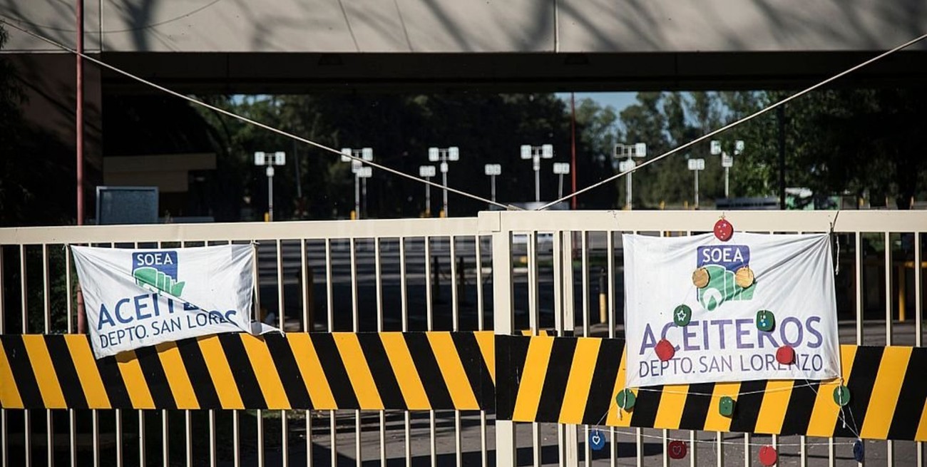 Los aceiteros siguen de paro y hay preocupación