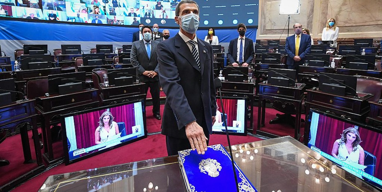 Ricardo Guerra asumió en reemplazo de Carlos Menem en el Senado