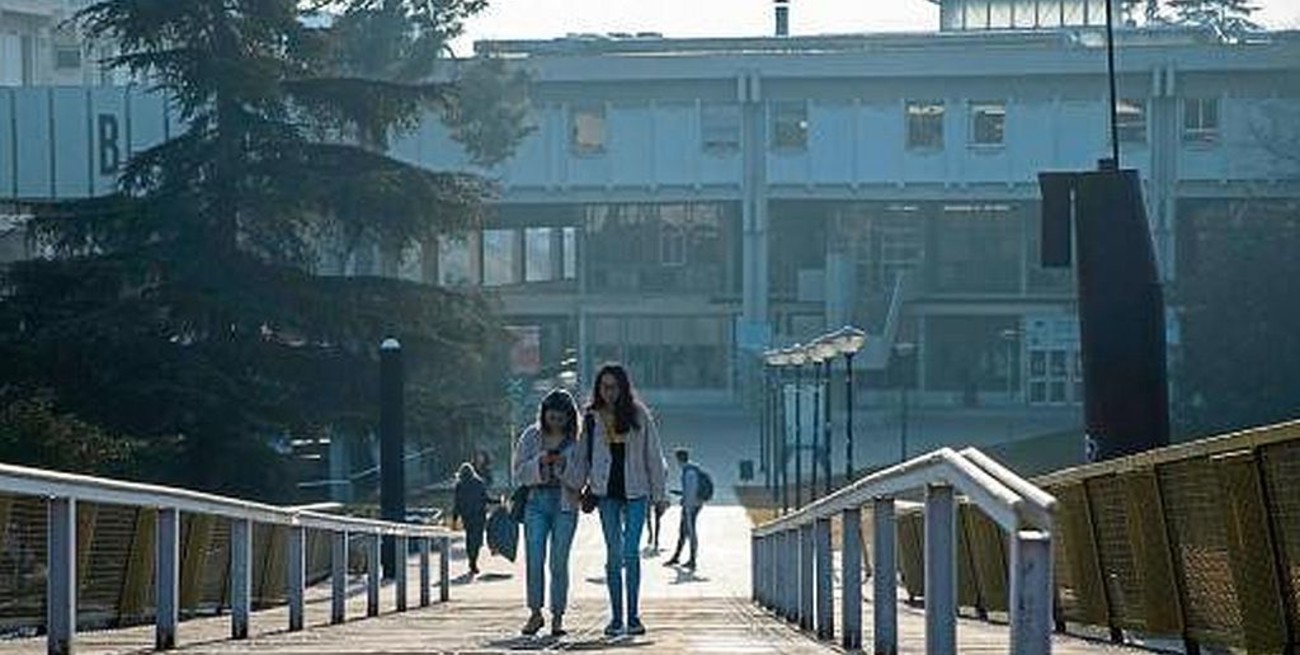 España modifica "por decreto" la duración de las carreras universitarias