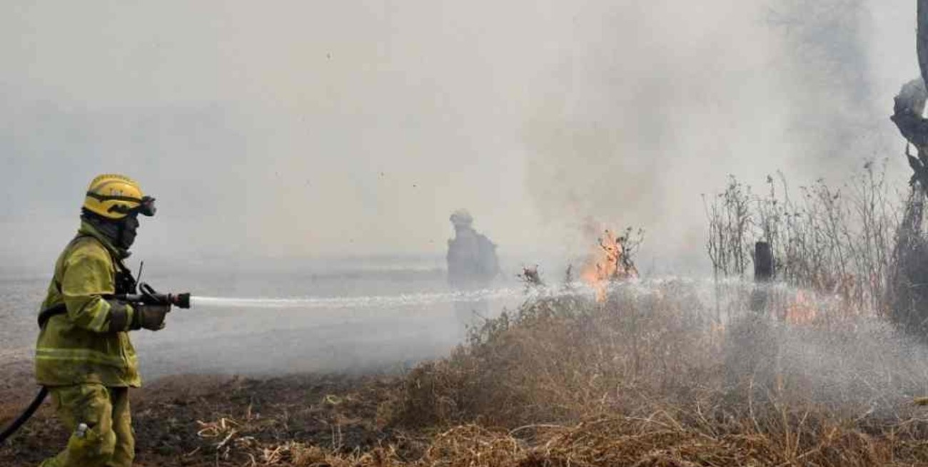 Focos activos de incendios en Entre Ríos, Chubut, Buenos Aires y Misiones