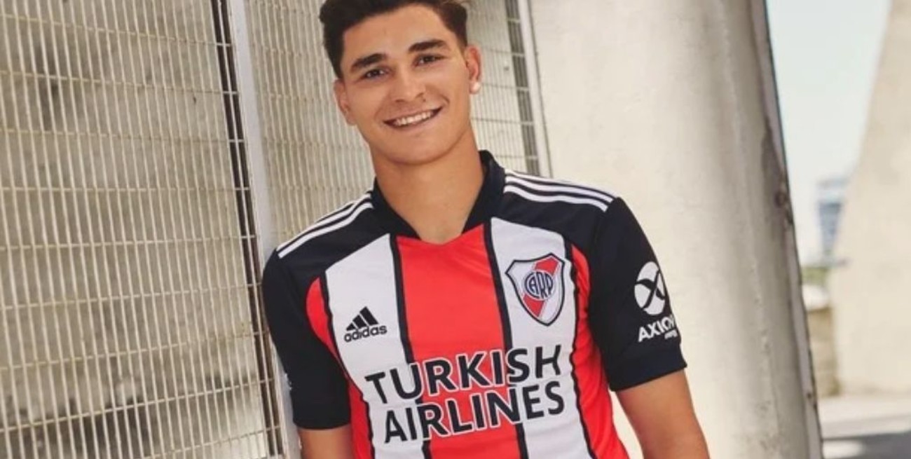 River estrena camiseta con un parche muy especial