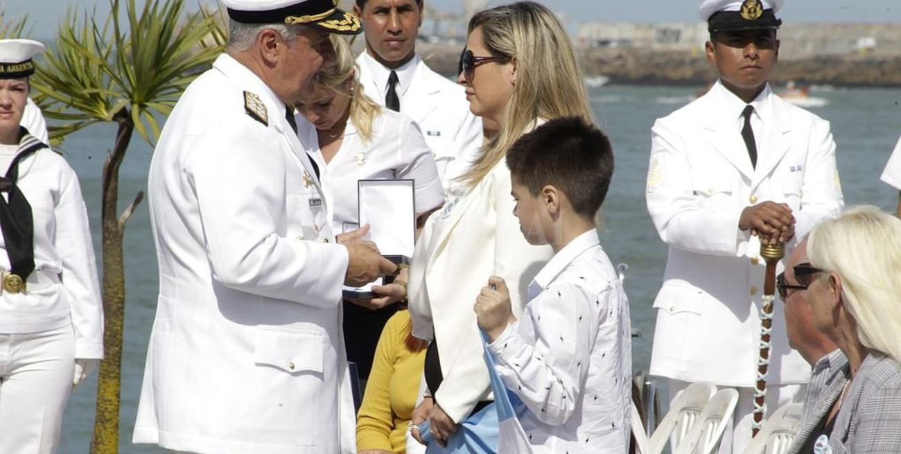 Distinguieron a familiares de los 44 tripulantes del ARA San Juan al cumplirse 2 años del hundimiento