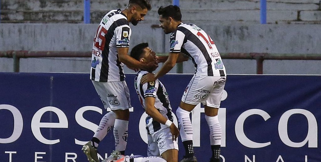 Central Córdoba derrotó a Aldosivi y se acerca a la punta