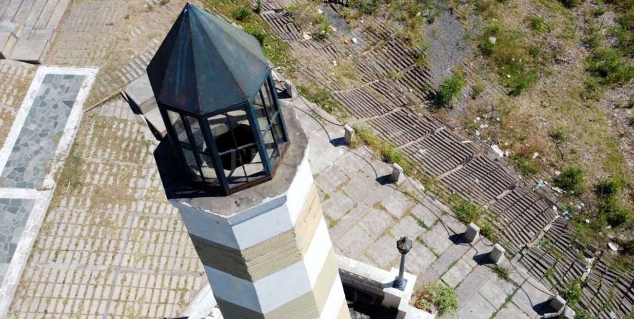 Faro de Santa Fe: un punto turístico deteriorado que necesita intervención