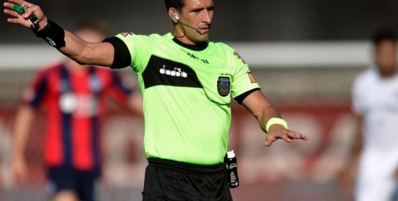 Andrés Merlos será el árbitro del partido entre Arsenal y Colón