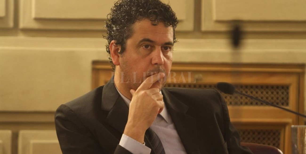 Giacomino y las "contradicciones" en el Ministerio de Educación