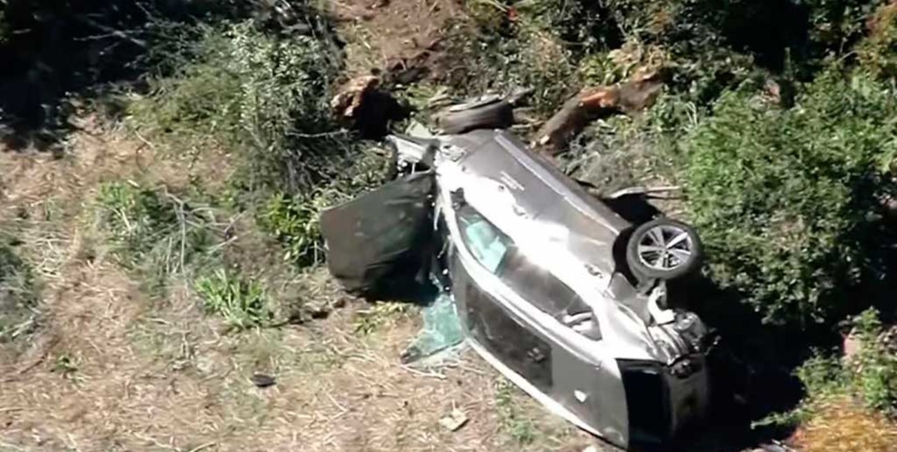 Tiger Woods está "consciente y recuperándose" tras la cirugía