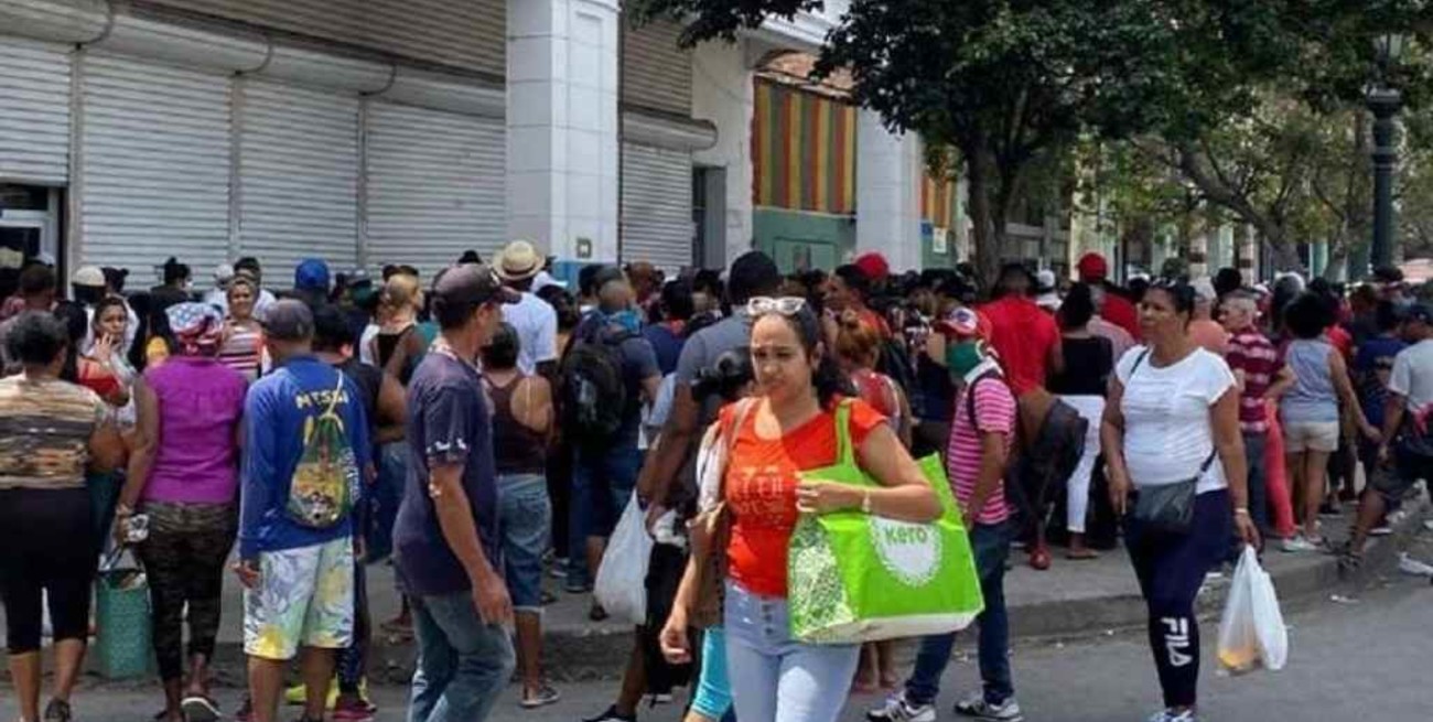 El gobierno cubano autorizó la importación de medicinas y alimentos para los viajeros