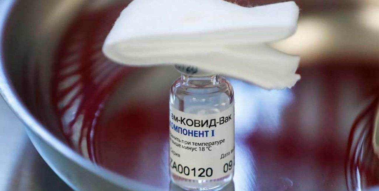 Gobierno argentino aclara que se están dando "los últimos pasos" para aprobar la vacuna en mayores de 60 años