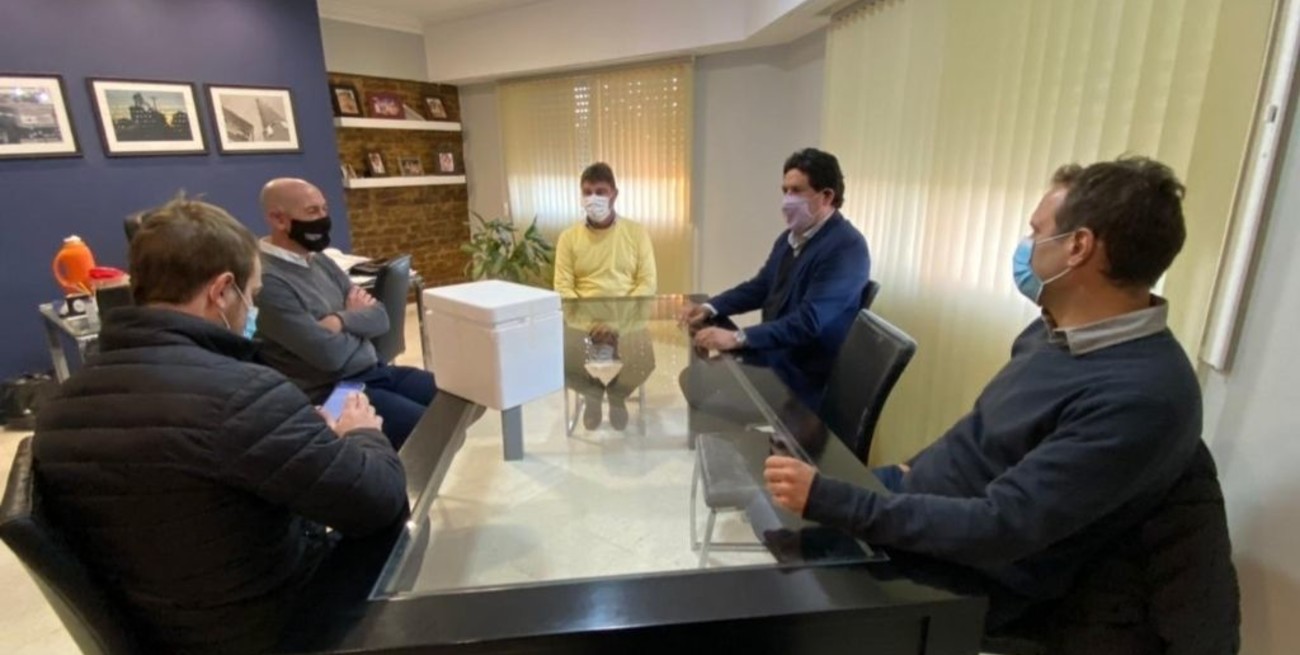 Clemente se reunió con autoridades políticas e integrantes del SAMCo de Gobernador Crespo