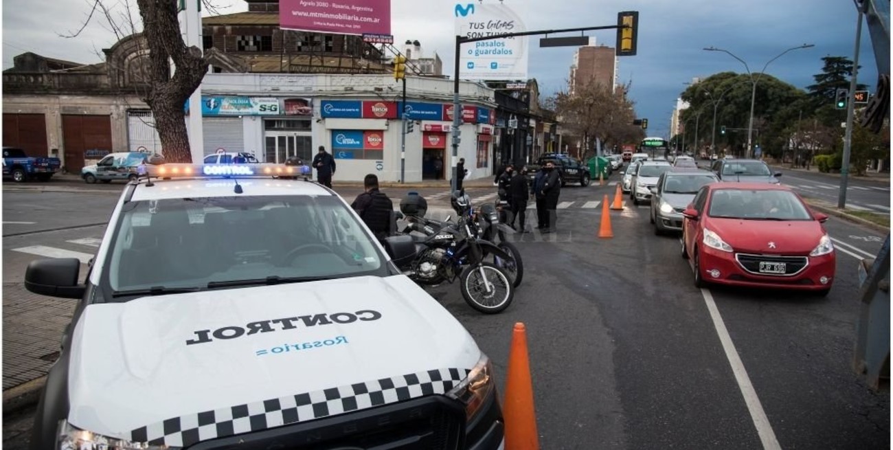 Rosario: 25 puestos fijos y 35 móviles para controlar restricciones a la circulación