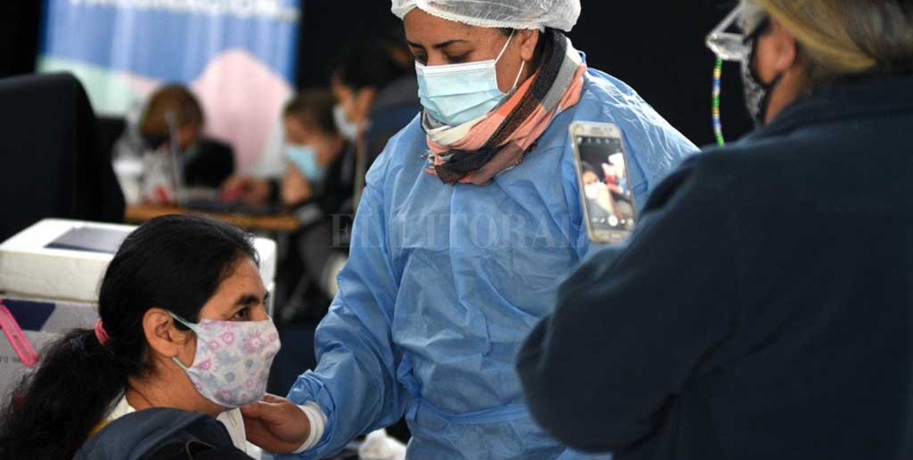 Con la vacuna anti Covid, la "jeringofobia" se volvió una festividad por redes sociales