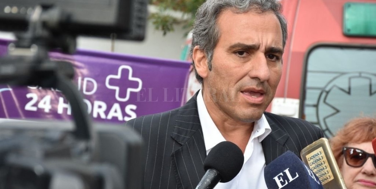 Oscar Martínez: "Es inconcebible que estén despidiendo al personal de salud que contrataron durante la pandemia"