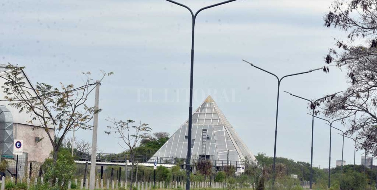 La zona de boliches abandonada y  a la espera de la decisión para abrir