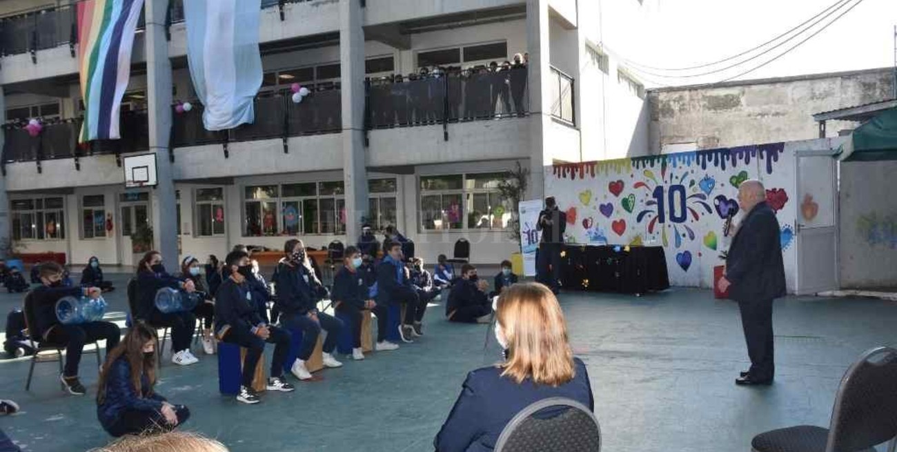 Celebró sus primeros diez años la escuela primaria de Jerárquicos  
