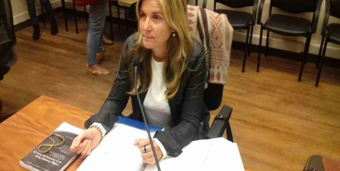 Ring-raje: tocó timbre, disparó dos veces y escapó en moto