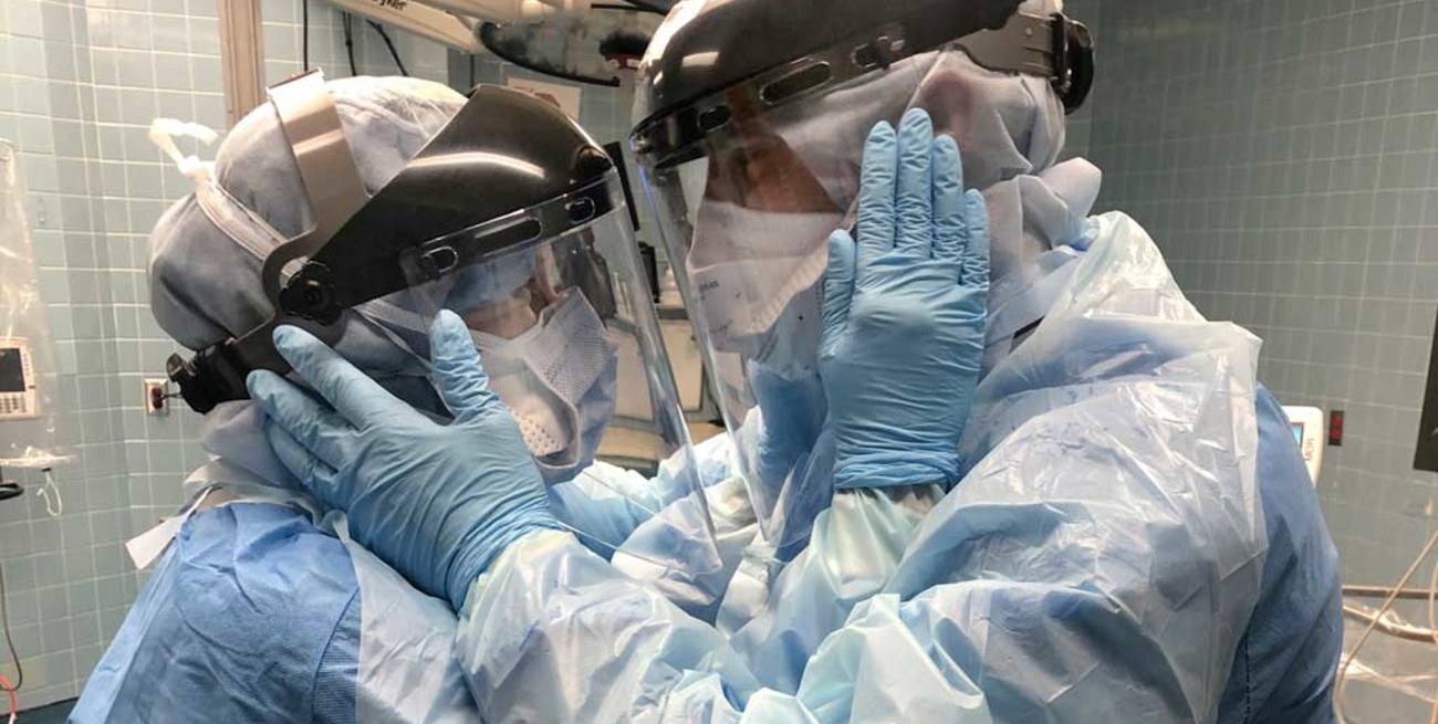 Pandemia y besos exiliados: cómo afecta el aislamiento al deseo del contacto real