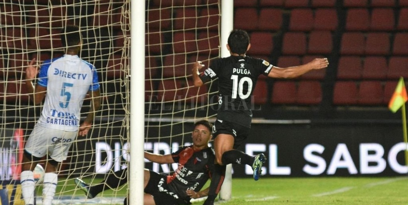 Hicieron uno cada uno, pero Farías (la figura) le regaló los dos goles