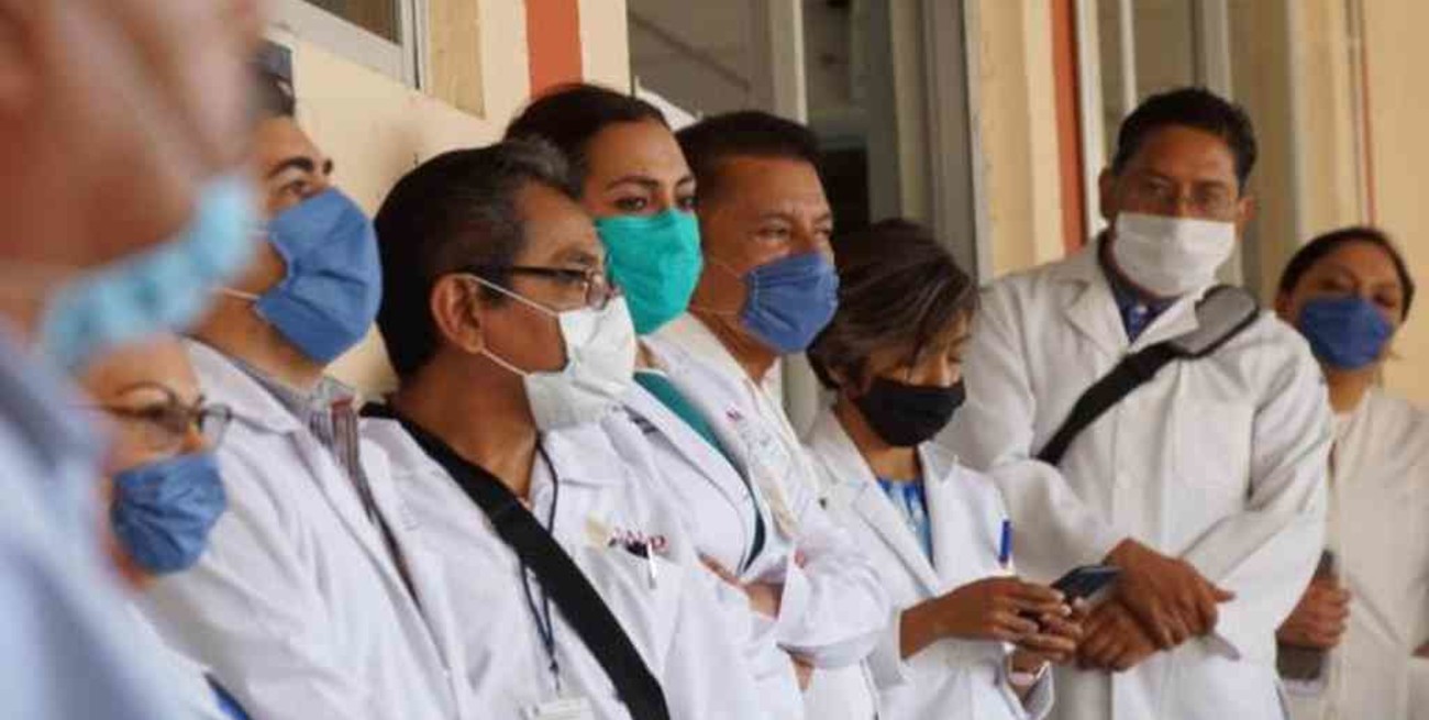 México: hubo 47 atentados contra el personal médico que atiende el Covid-19