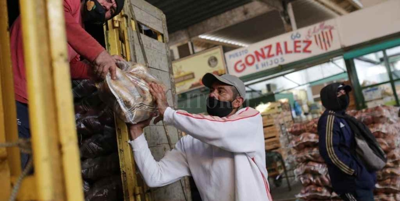 Tomates y papas, por las nubes: del clima y una mayor demanda al boom de verdulerías 